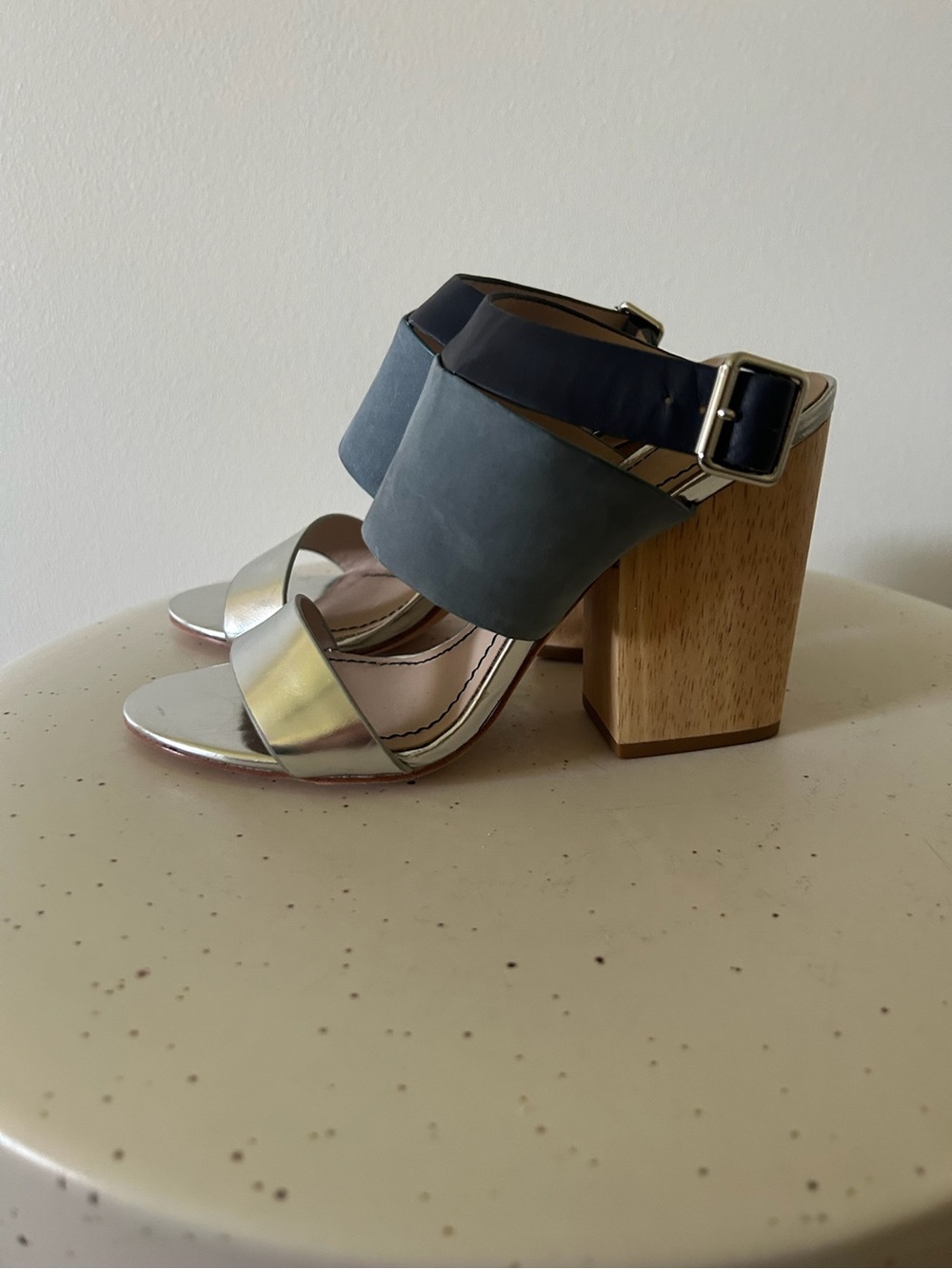 Elizabeth and James New Clair 2 Sandals Blue Silver Wood Block Heel Size 6.5